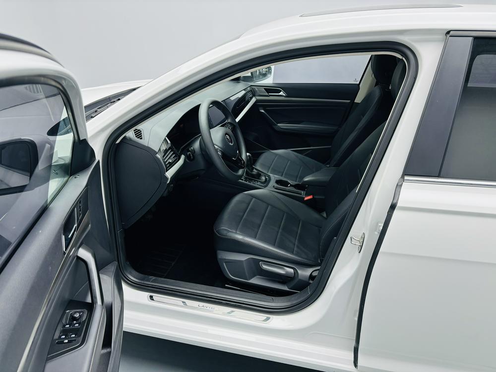 Volkswagen Lavida 2022 1.5L Automatic Comfort – фото 17