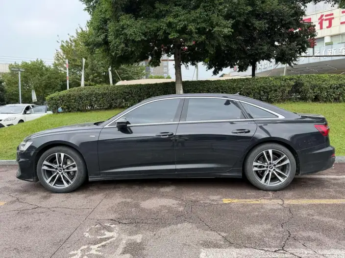 Audi A6L 2022 Model 40 TFSI Luxury Dynamic Model – фото 3
