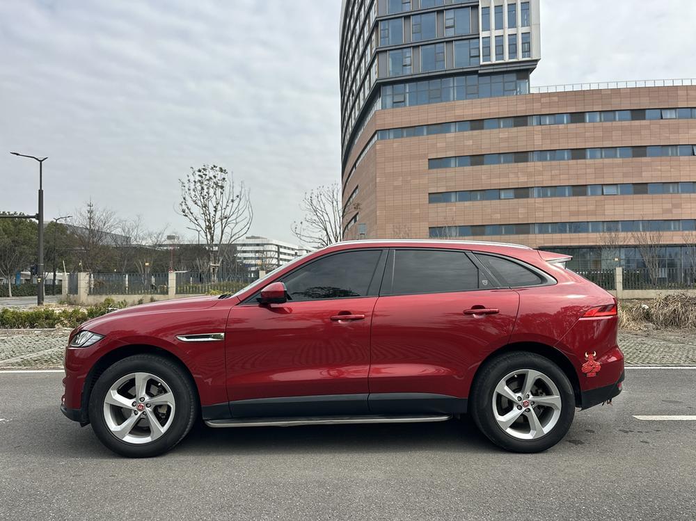 Jaguar F-PACE 2016 модификация 2.0T 2WD Urban Exclusive Edition – фото 4