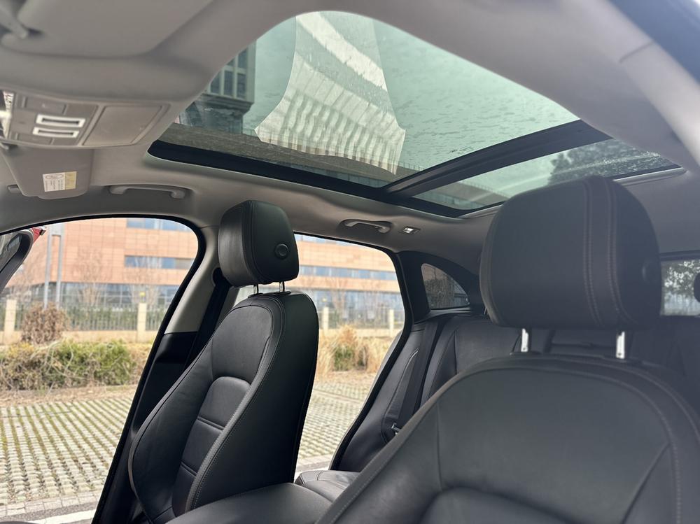 Jaguar F-PACE 2016 модификация 2.0T 2WD Urban Exclusive Edition – фото 28