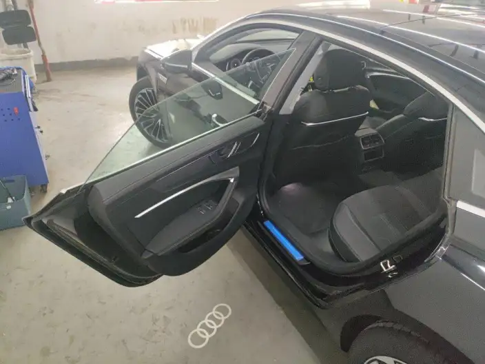 Audi A7 L 2025 Model 45 TFSI Luxury Model – фото 7