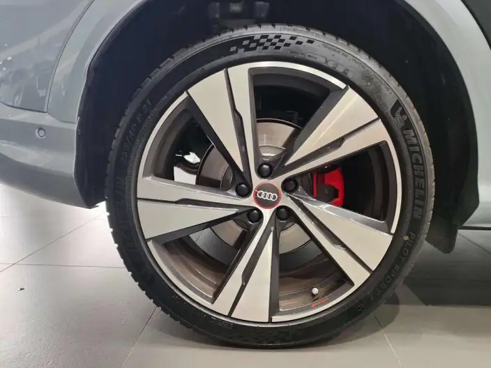 Audi Q5L 2026 Model 2.0T Smart Hybrid Flagship Model – фото 9