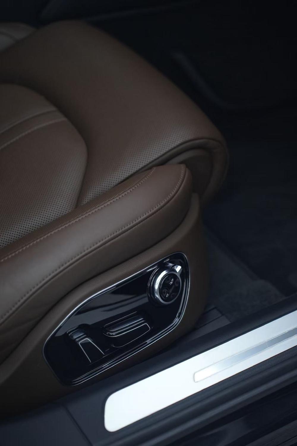 Audi A8 2013 модификация A8L 45 TFSI quattro Exclusive тип – фото 33