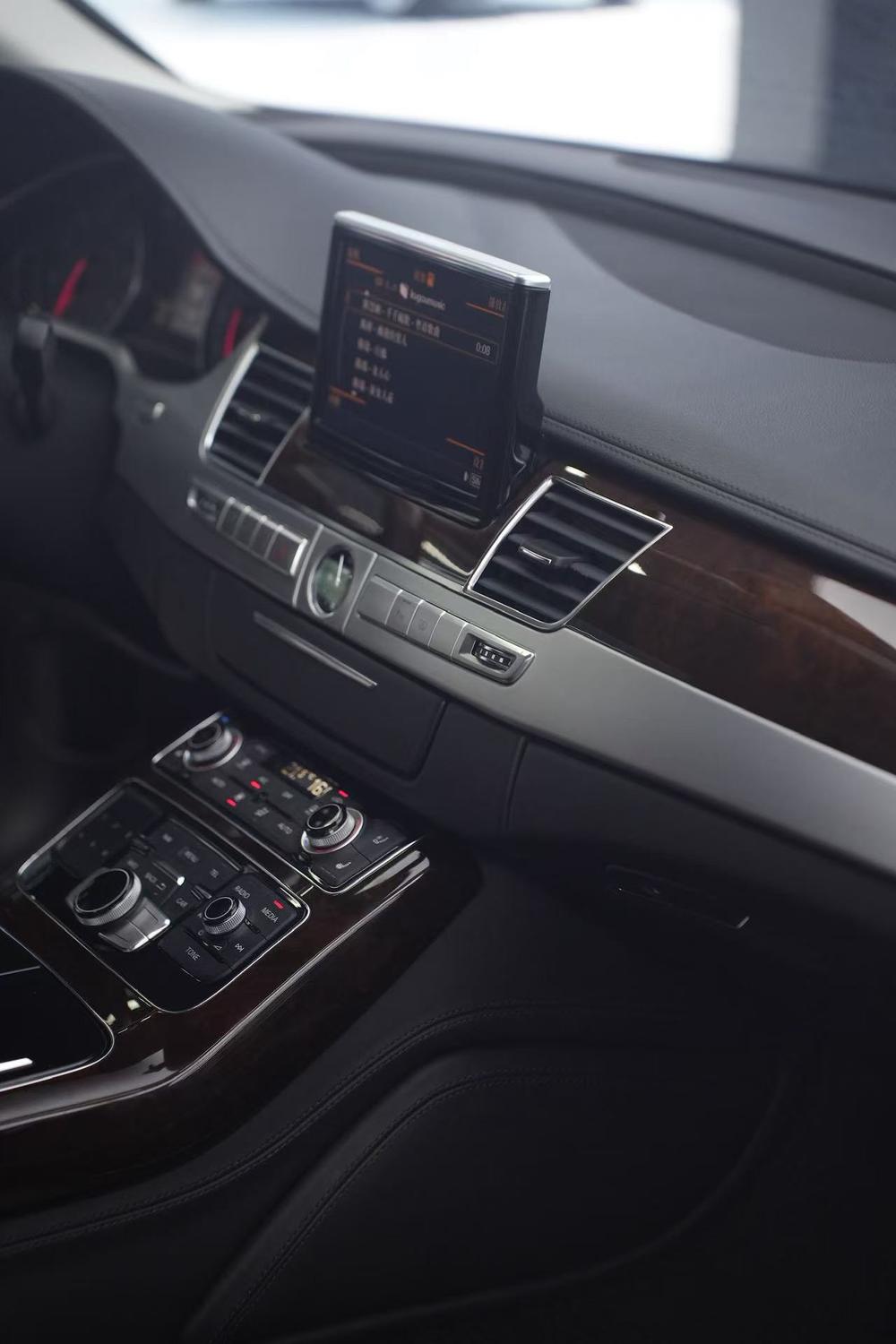 Audi A8 2013 модификация A8L 45 TFSI quattro Exclusive тип – фото 34