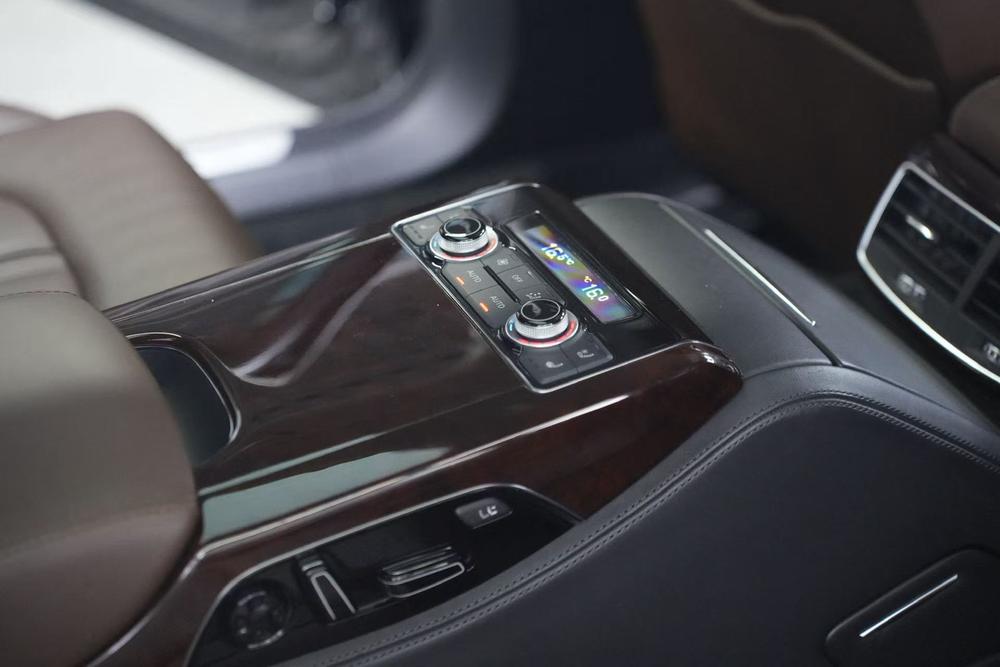 Audi A8 2013 модификация A8L 45 TFSI quattro Exclusive тип – фото 44