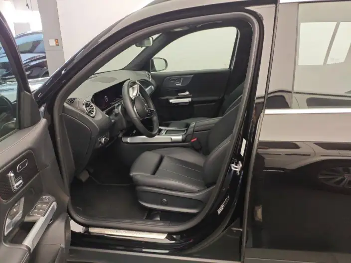 Mercedes-Benz GLB 2025 Model GLB 220 Fashion Model – фото 7