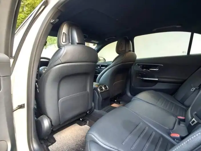 Mercedes-Benz C-Class 2024 Model C 200 L Sports Edition – фото 9