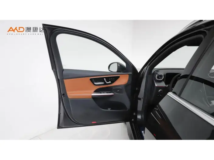 Mercedes-Benz GLC 2025 Model GLC 260 L 4MATIC Luxury Model 5 seat – фото 9