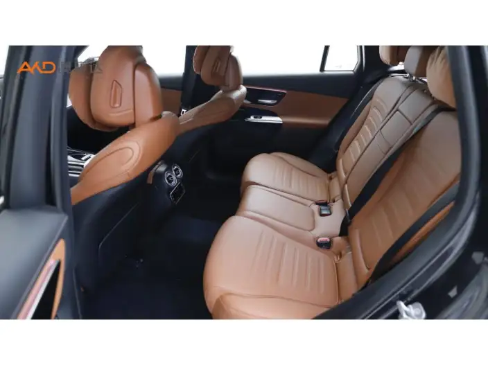 Mercedes-Benz GLC 2025 Model GLC 260 L 4MATIC Luxury Model 5 seat – фото 10