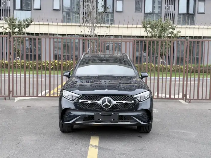 Mercedes-Benz GLC 2023 Model Facelift GLC 300 L 4MATIC Dynamic Model 5 seat – фото 2