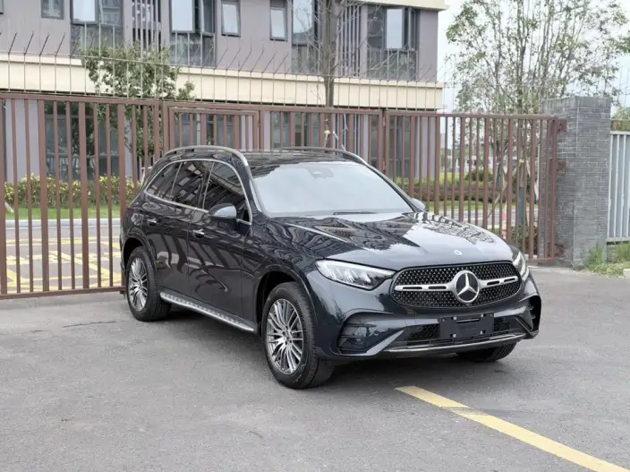 Mercedes-Benz GLC 2023 Model Facelift GLC 300 L 4MATIC Dynamic Model 5 seat – фото 3