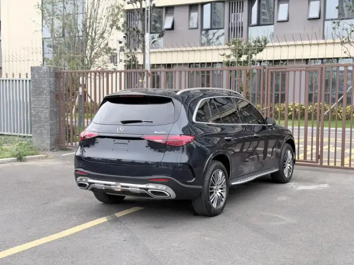 Mercedes-Benz GLC 2023 Model Facelift GLC 300 L 4MATIC Dynamic Model 5 seat – фото 6