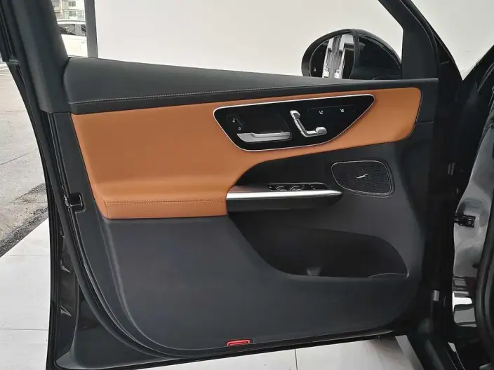 Mercedes-Benz GLC 2025 Model Facelift GLC 260 L 4MATIC Dynamic Model 5 seat – фото 9