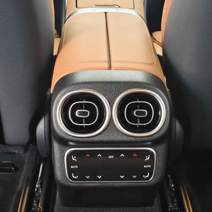 Mercedes-Benz GLC 2025 Model Facelift GLC 260 L 4MATIC Dynamic Model 5 seat – фото 10