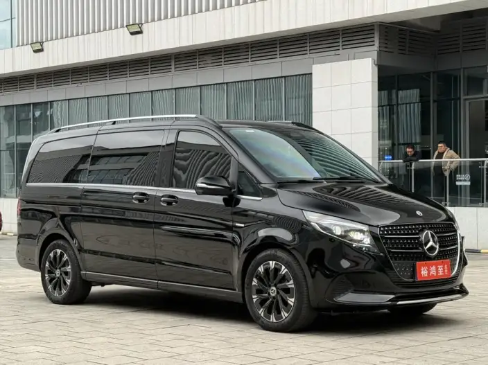 Mercedes-Benz V-Class 2024 Model V 300 Premium Edition – фото 3