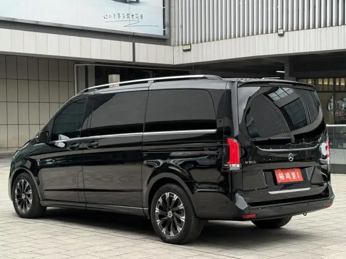 Mercedes-Benz V-Class 2024 Model V 300 Premium Edition – фото 4