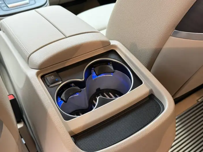Mercedes-Benz V-Class 2024 Model V 300 Premium Edition – фото 7