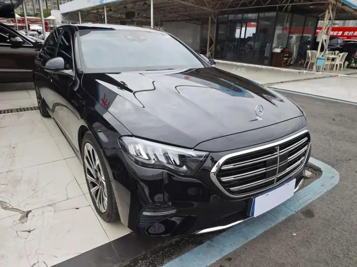 Mercedes-Benz E-Class 2024 Model E 300 L Luxury Model sedan – фото 3