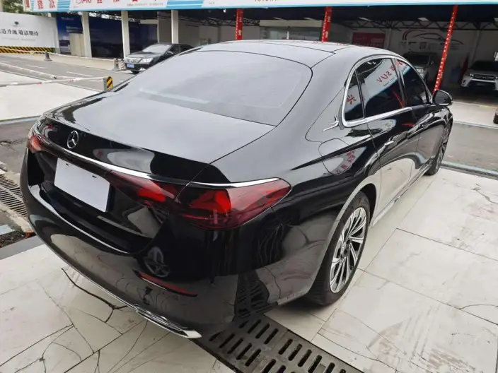 Mercedes-Benz E-Class 2024 Model E 300 L Luxury Model sedan – фото 5