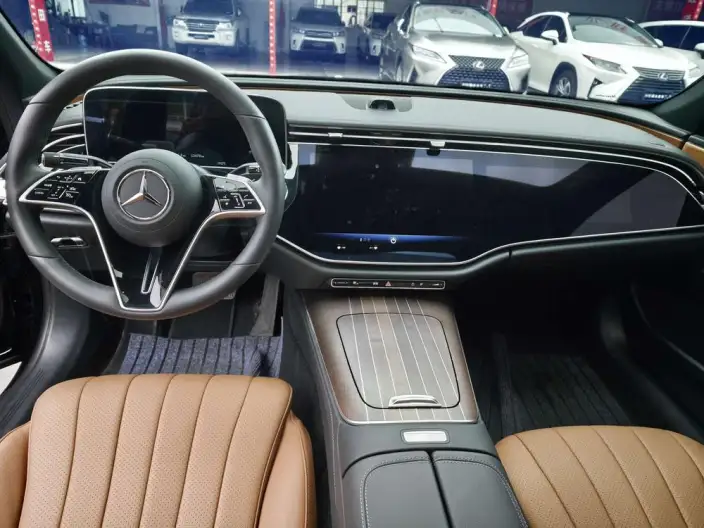 Mercedes-Benz E-Class 2024 Model E 300 L Luxury Model sedan – фото 7