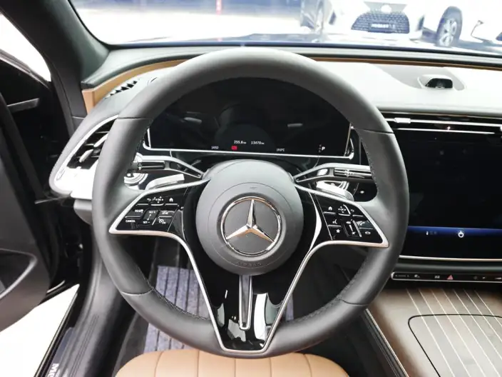 Mercedes-Benz E-Class 2024 Model E 300 L Luxury Model sedan – фото 8