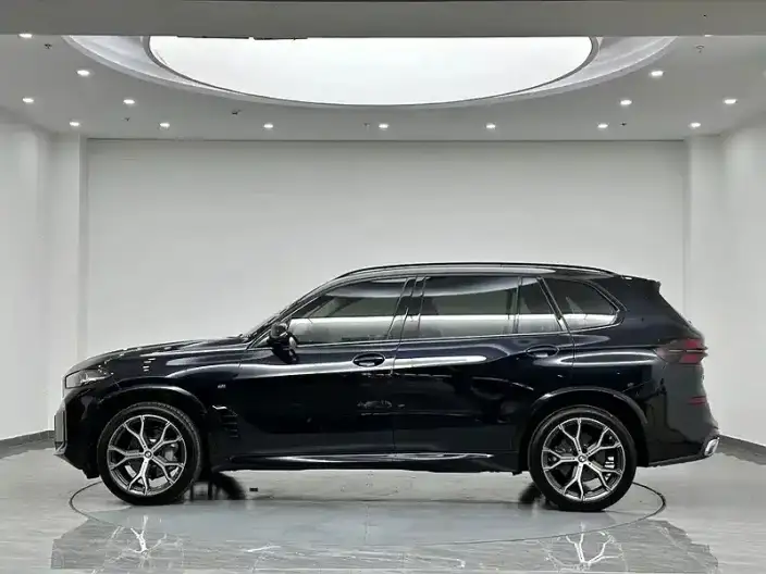 BMW X5 2023 Model xDrive30Li Exclusive Model M Sports Set – фото 4