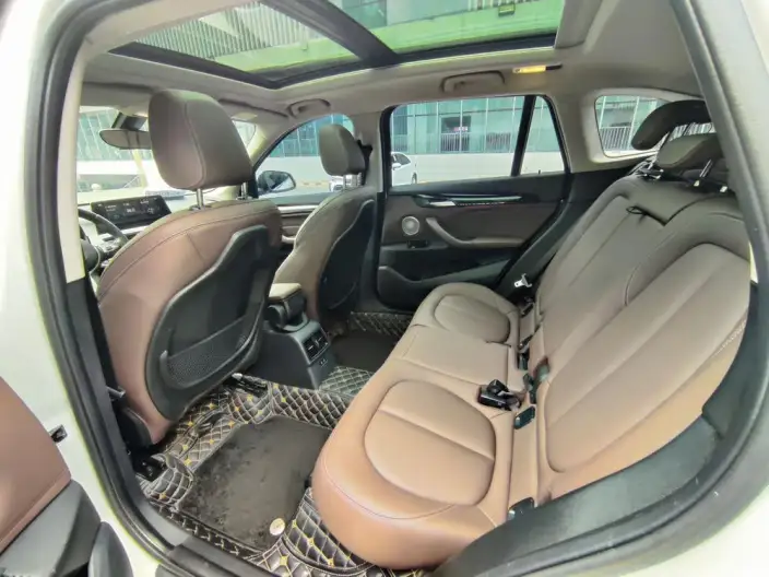 BMW X1 2021 Model sDrive25Li Leading Model – фото 9