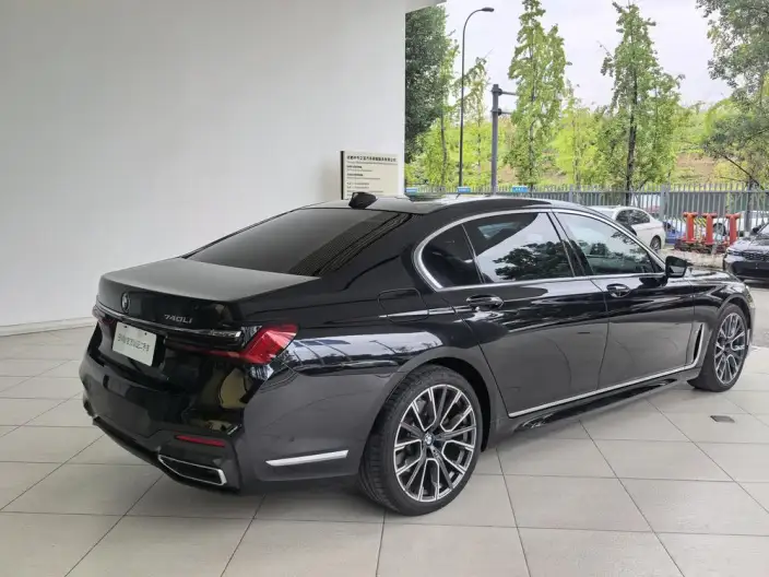 BMW 7 Series 2021 Model 740Li Leading Model M Sports Set – фото 5