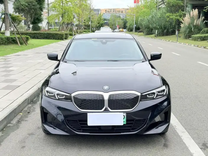 BMW i3 2025 Model eDrive35L – фото 2