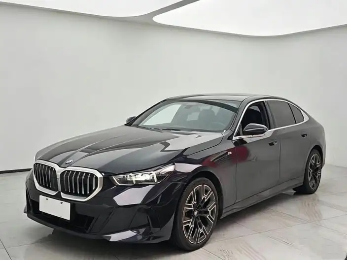 BMW 5 Series 2024 Model 530Li Exclusive Model M Sports Set – фото 1