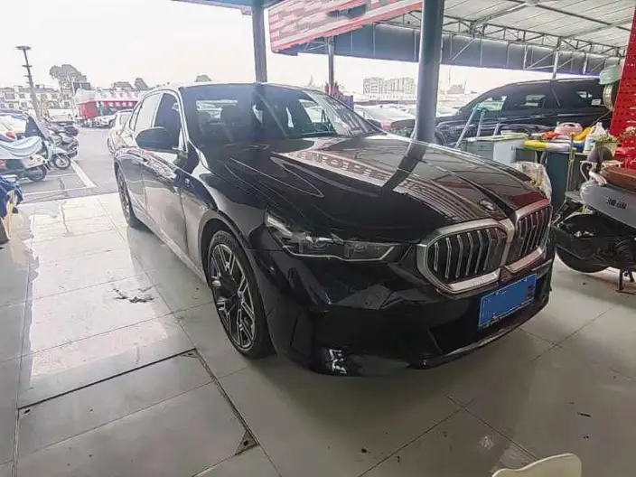 BMW 5 Series 2024 Model 530Li Exclusive Model M Sports Set – фото 3