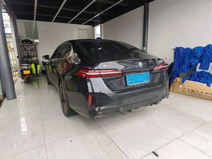 BMW 5 Series 2024 Model 530Li Exclusive Model M Sports Set – фото 4