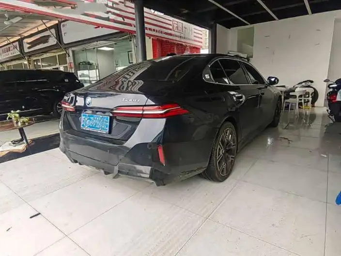 BMW 5 Series 2024 Model 530Li Exclusive Model M Sports Set – фото 5