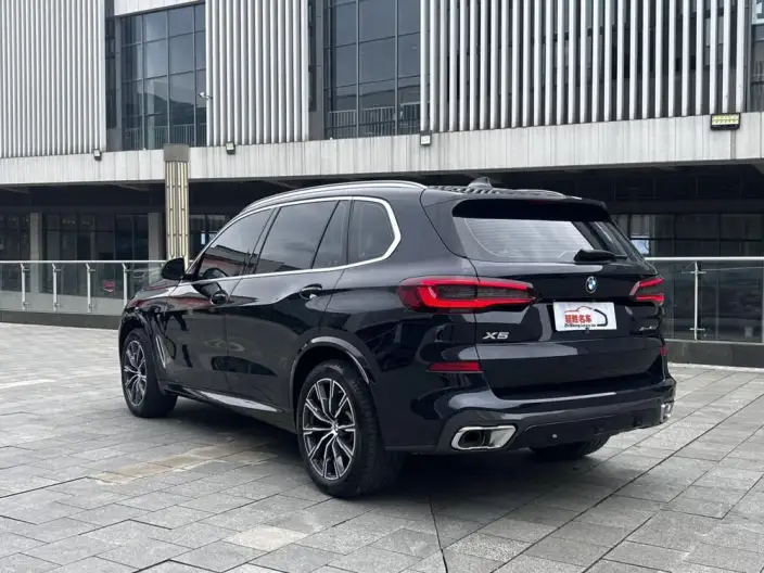 BMW X5 2022 Model xDrive 30Li Exclusive Model M Sports Set – фото 5