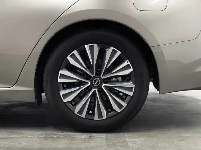 Nissan Teana 2022 Model 2.0L XL-TLS Yuexiang Edition – фото 9