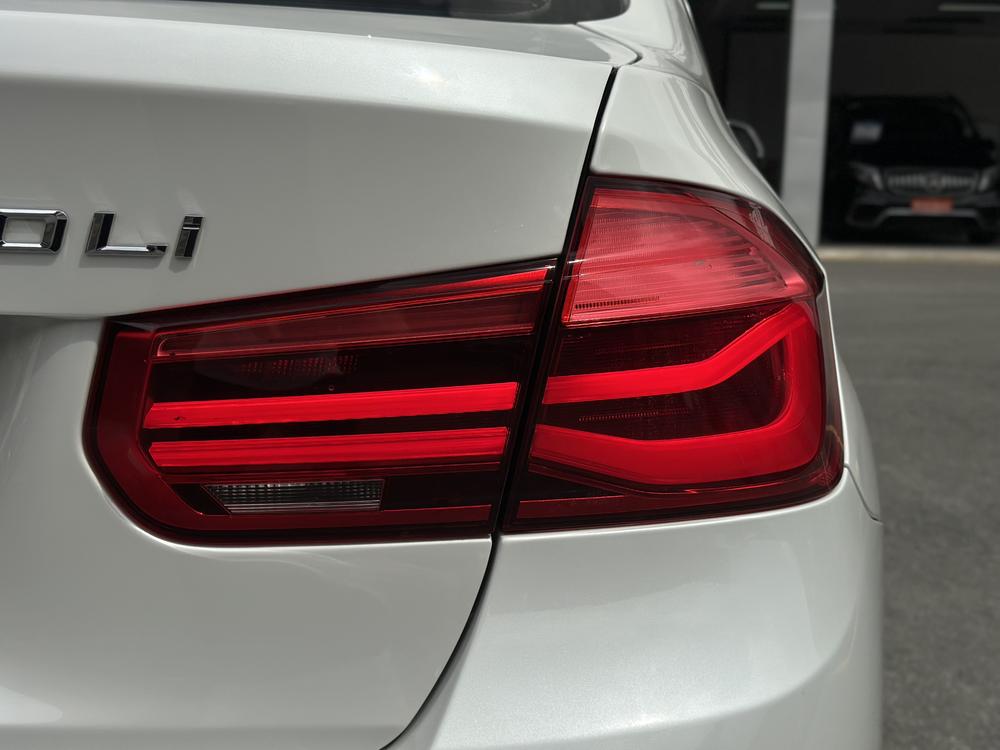 BMW 3 Series 2018 320Li Style – фото 9