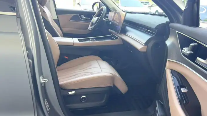 Chery Tiggo 8L 2024 Model 2.0T Automatic Premium Edition – фото 6
