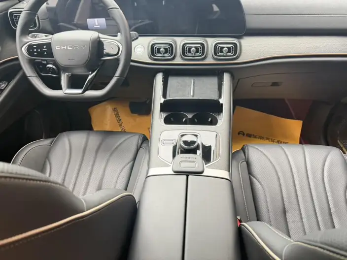Chery Tiggo 9 2023 Model 2.0T DCT 2WD Deluxe Edition 7 seat – фото 9