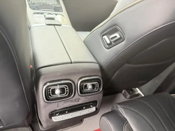 Chery Tiggo 9 2023 Model 2.0T DCT 2WD Deluxe Edition 7 seat – фото 7