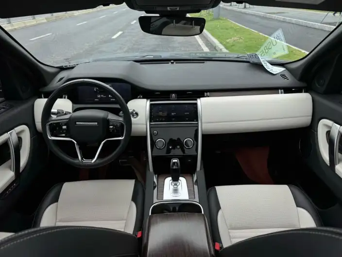 Land Rover Discovery Sport PHEV 2022 Model P300e Performance Technology Edition – фото 8