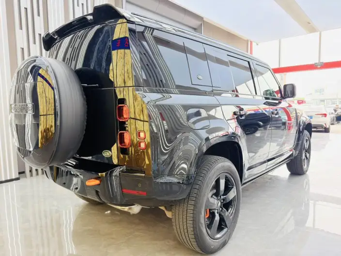 Land Rover Defender 2024 Model 110 3.0T P400 XS – фото 6