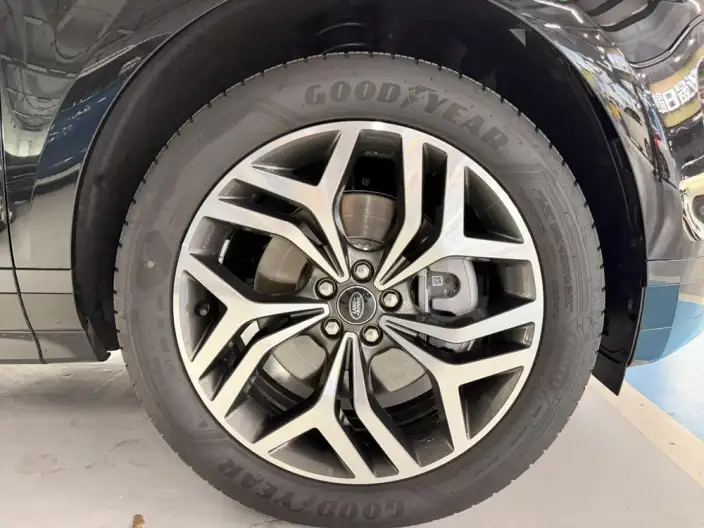 Range Rover Evoque 2026 Model Range Rover Evoque L 2.0T SE – фото 7