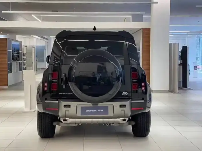 Land Rover Defender 2024 Model 110 3.0T P400 X-Dynamic HSE – фото 5