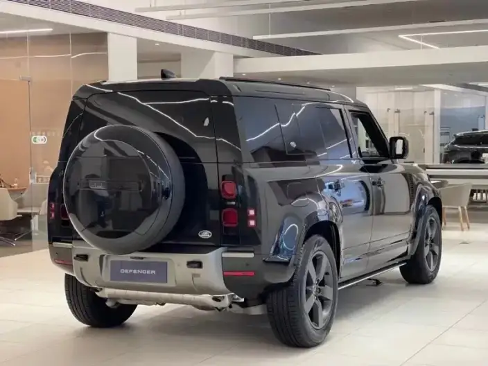 Land Rover Defender 2024 Model 110 3.0T P400 X-Dynamic HSE – фото 6