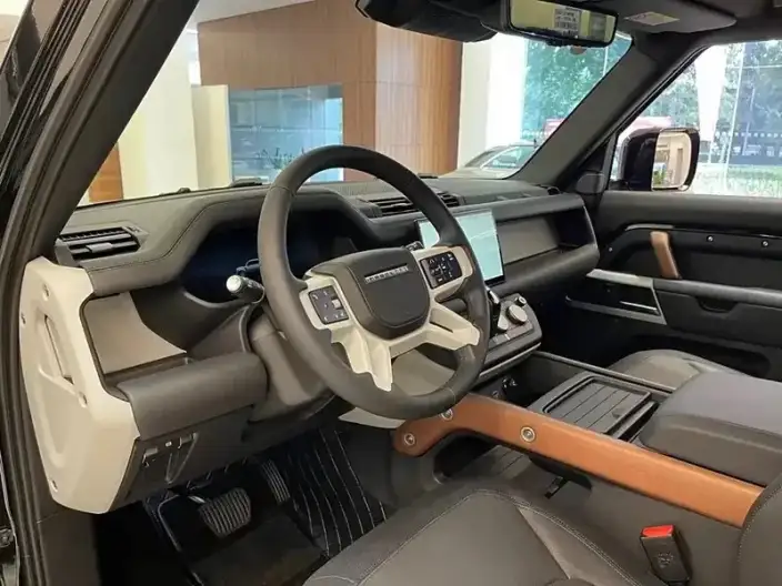 Land Rover Defender 2024 Model 110 3.0T P400 X-Dynamic HSE – фото 9