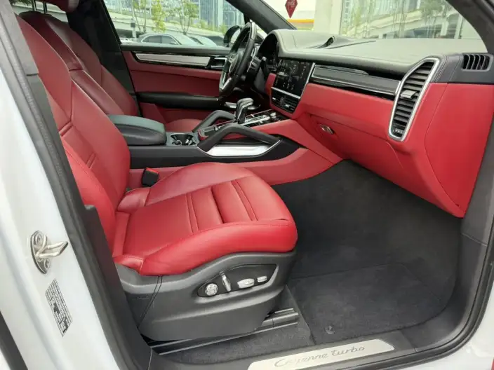 Cayenne 2020 Model Cayenne Turbo 4.0T – фото 8
