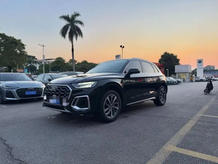 Audi Q5L 2022 Model 40T Luxury Dynamic Model – фото 1