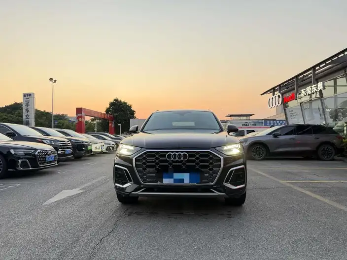 Audi Q5L 2022 Model 40T Luxury Dynamic Model – фото 2