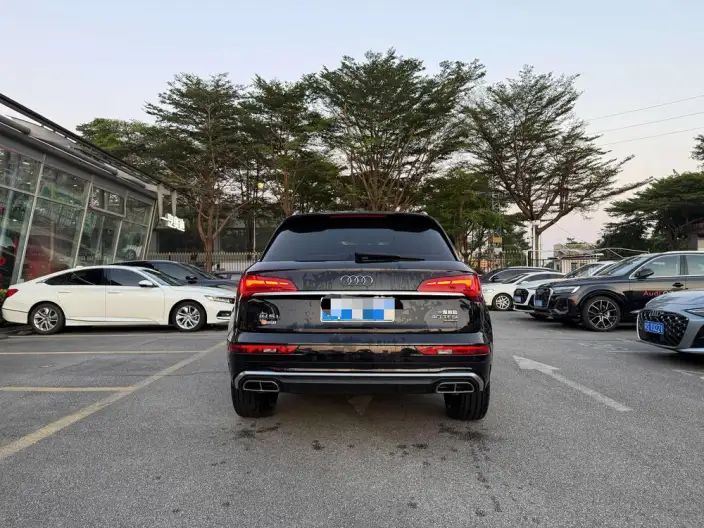 Audi Q5L 2022 Model 40T Luxury Dynamic Model – фото 3