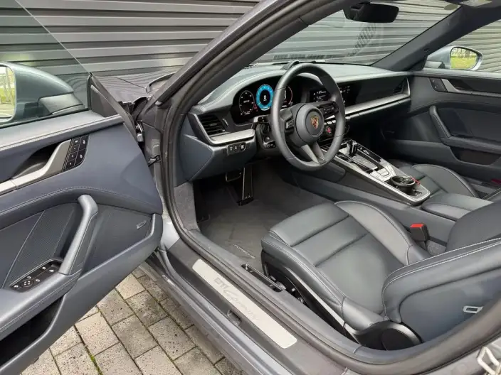 PORSCHE 911 2025 Model Carrera 3.0T – фото 5